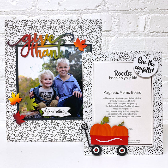 Easel w/ Kickstd 8.5x6.5 White/Black Berries Pattern