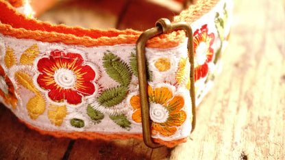 hundsfutter - Individual orange necklace with floral design. - Dog.Dog.Cat.