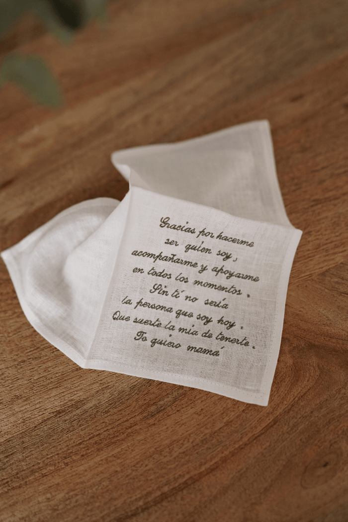 Pañuelo Bordado Mamá
