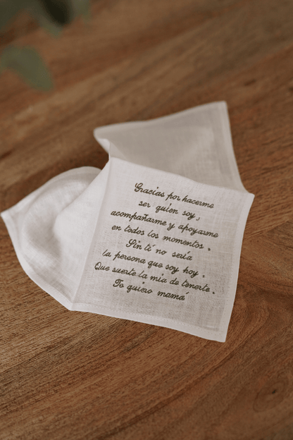Pañuelo Bordado Mamá