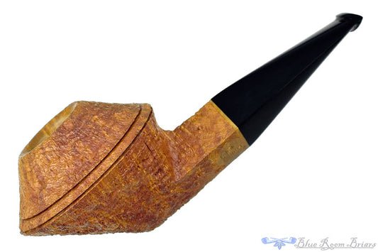 Blue Room Briars is proud to present this Ron Powell Pipe Tan Blast Stout Bulldog