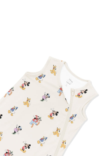 Zipper of Sleep Bag in Mickey Mouse and Friends print on an oat background